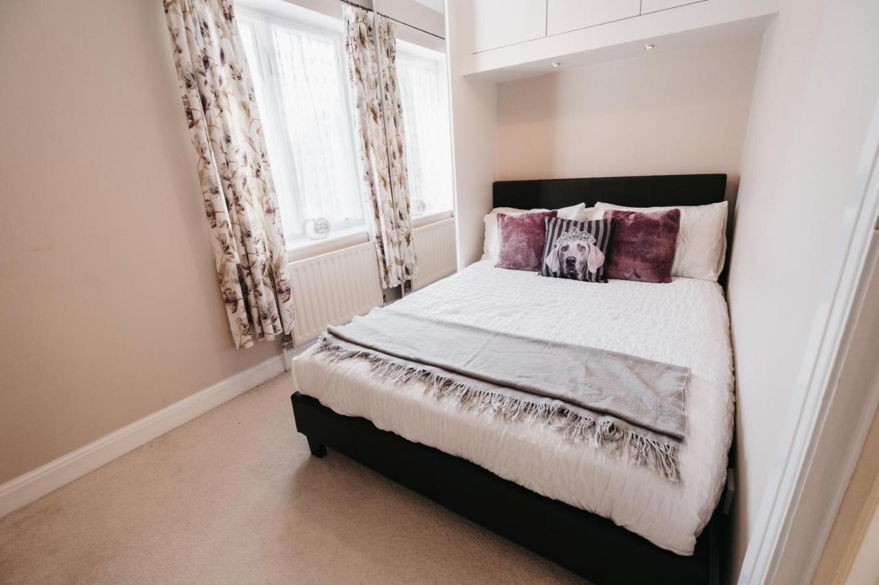 Booker Avenue House - 4 Bedroom House With Garden And Parking Milton Keynes Esterno foto